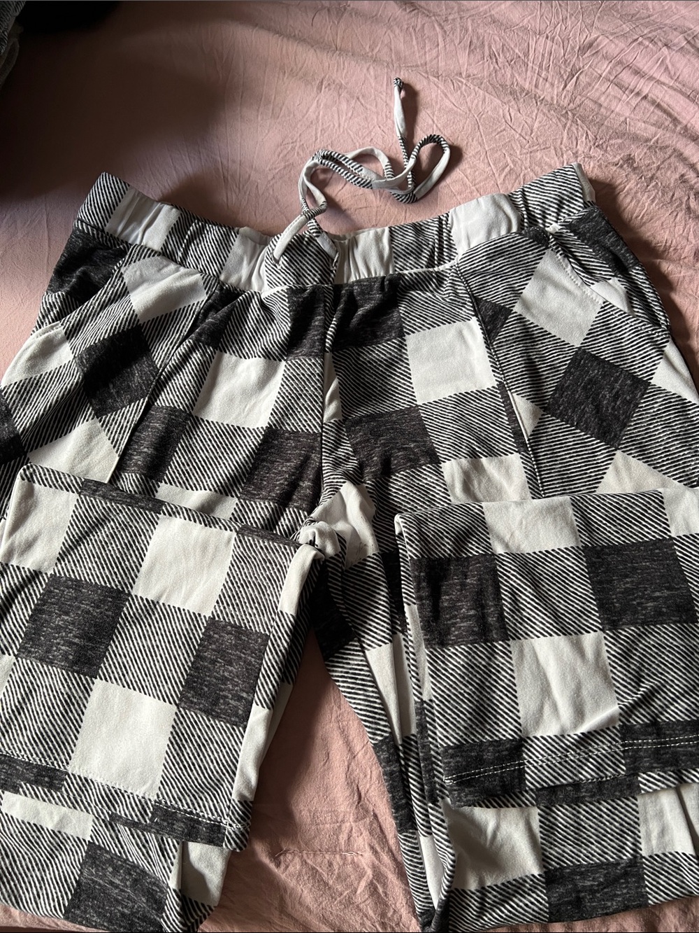 Source Unknown Black & White Plaid Men's Drawstring Joggers